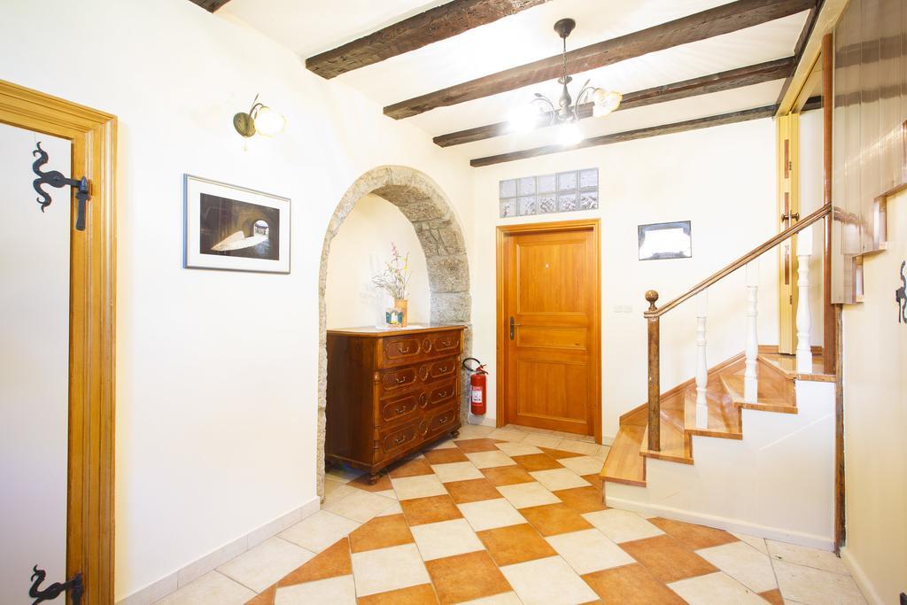 Apartments Villa Kastav In Old Town Center With Sea View And Parking الغرفة الصورة