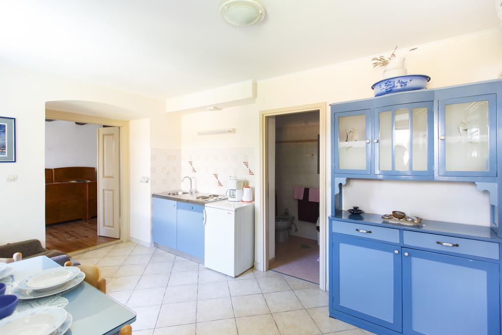 Apartments Villa Kastav In Old Town Center With Sea View And Parking الغرفة الصورة