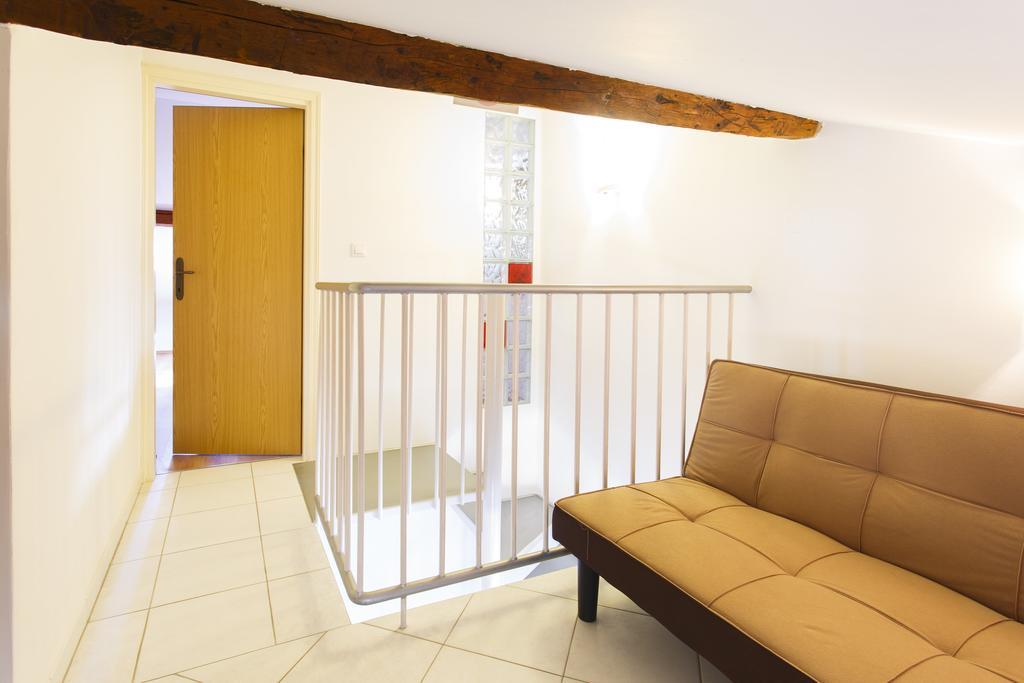Apartments Villa Kastav In Old Town Center With Sea View And Parking الغرفة الصورة