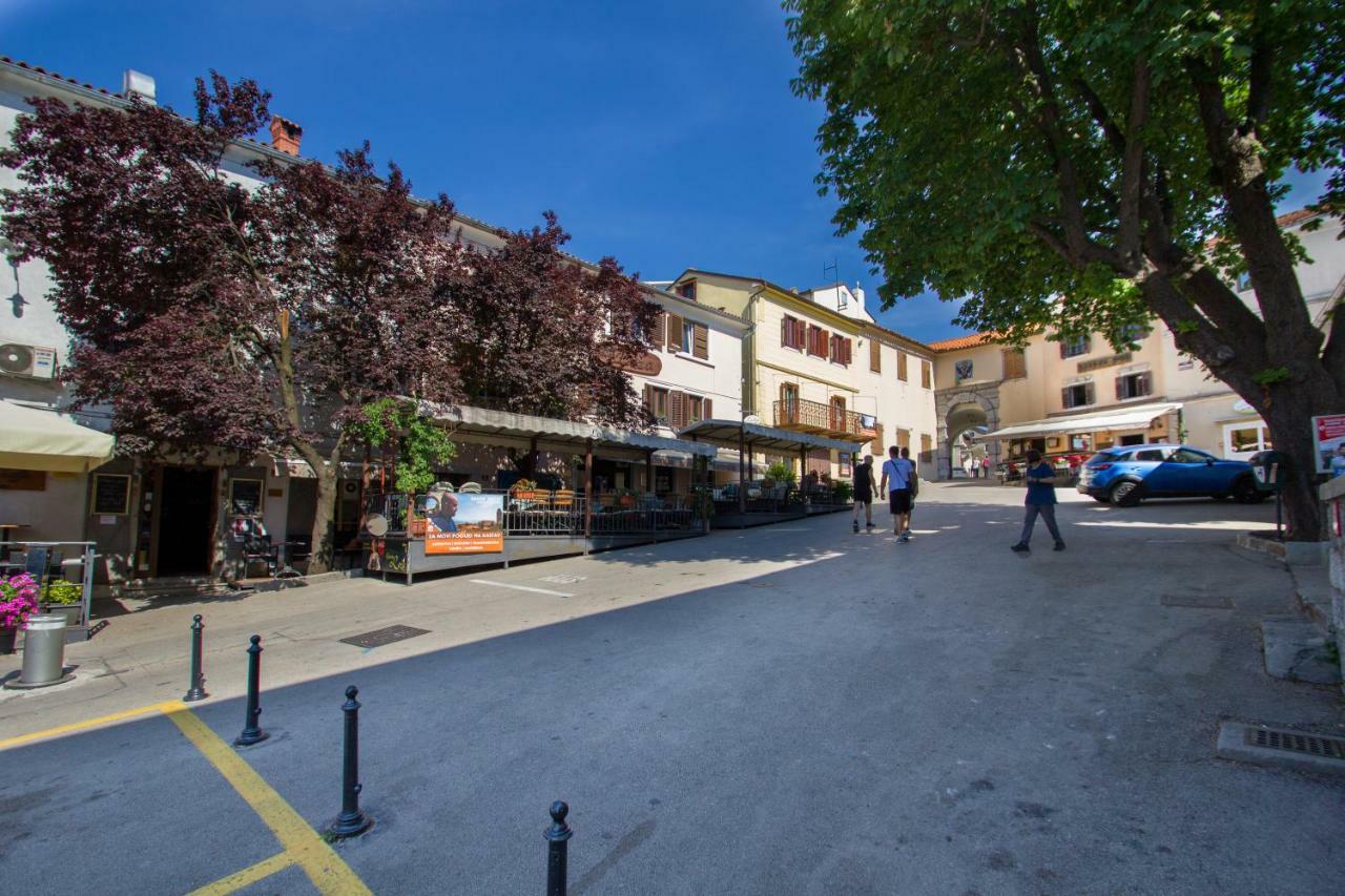 Apartments Villa Kastav In Old Town Center With Sea View And Parking المظهر الخارجي الصورة